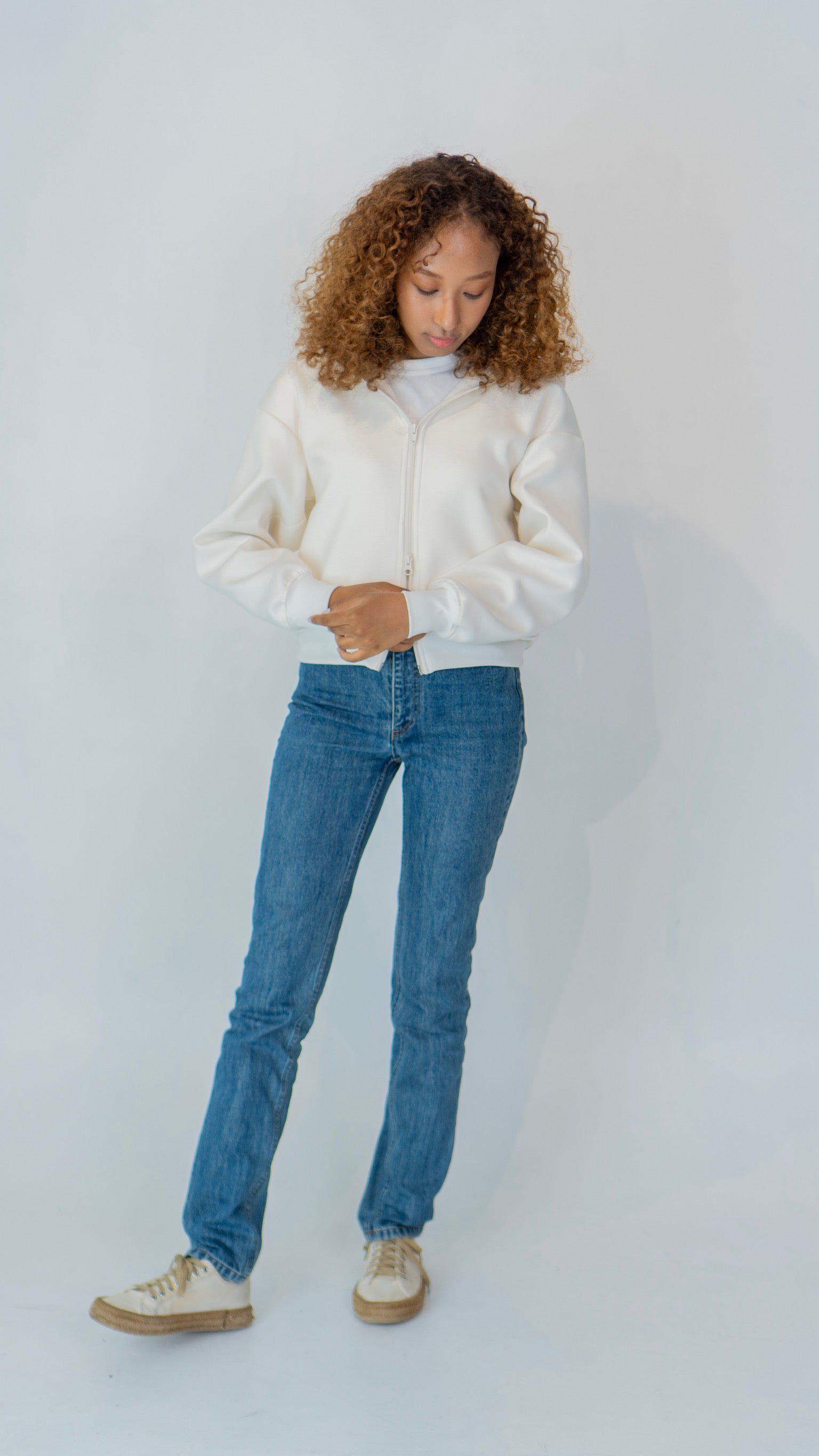 White【オープニングキャンペーン20%OFF】¥25,000→¥20,000